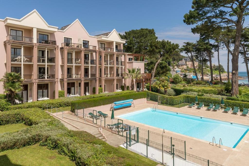 Appartement Plage De Trestraou 45M2 Perros-Guirec Bagian luar foto